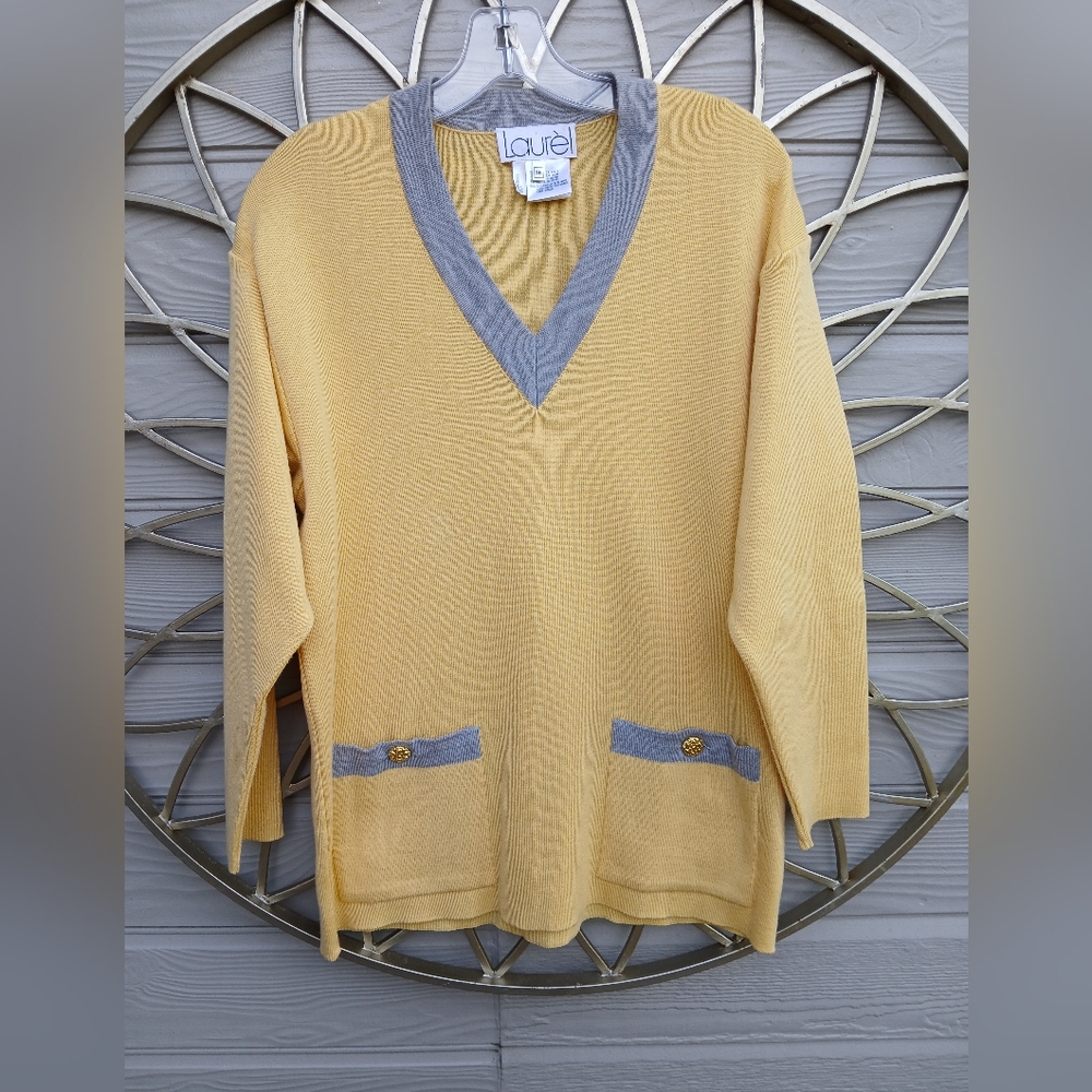 Vintage Laurel sweater